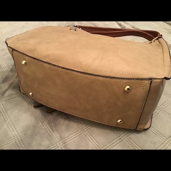 The Ultimate Handbag‼️ 👜 - Picture 5 of 8